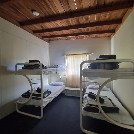 Strahan Backpackers Exterior foto