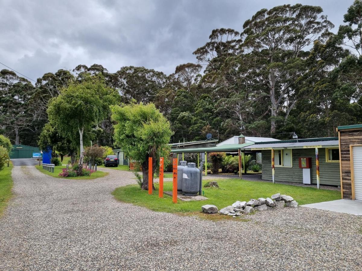 Strahan Backpackers Exterior foto